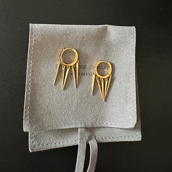 Spiked Huggie hoops - Picture 5 of 5